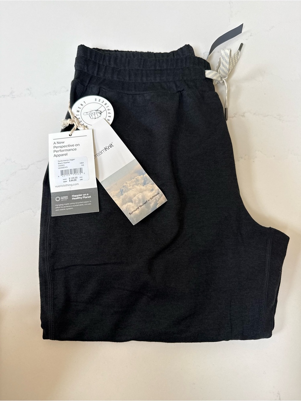 Vuori women’s joggers- black